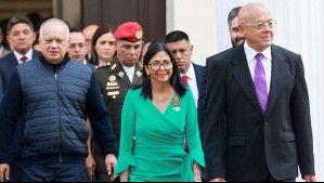Es de una exclusiva marca italiana: ¿Cuánto cuesta el vestido que usó Delcy Rodríguez para jurar como Presidenta de Venezuela?
