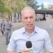 Fernando Tineo, corresponsal de Mega en Venezuela, vivió un tenso momento con la Policía Nacional Bolivariana mientras informaba desde el centro de detención y tortura El Helicoide, en medio de la espera por la liberación de presos políticos.