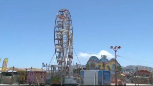 Minutos de terror: Personas quedan atrapadas en juegos mecánicos sin permiso en Tongoy