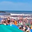 Una inesperada ola impactó a la costa de Mar del Plata, en Argentina, dejando a un joven fallecido y más de 30 heridos. Los expertos lo denominan meteotsunami ¿De qué se trata? ¿Podría ocurrir en Chile?