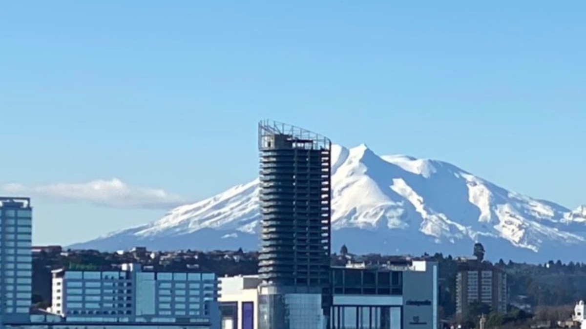 Tendrá departamentos y funcionará como hotel: Así es el proyecto para terminar la Torre Costanera de Puerto Montt