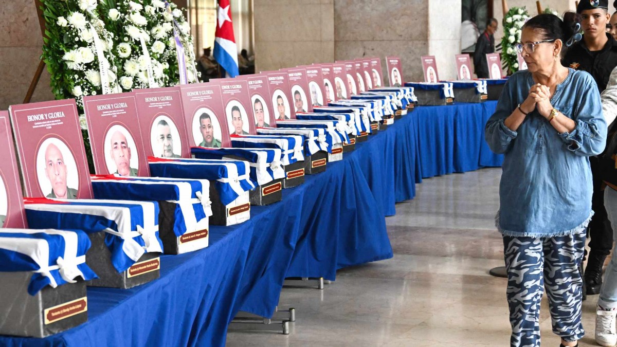 Cubanos despiden a los 32 militares que murieron durante los ataques de EEUU en Venezuela