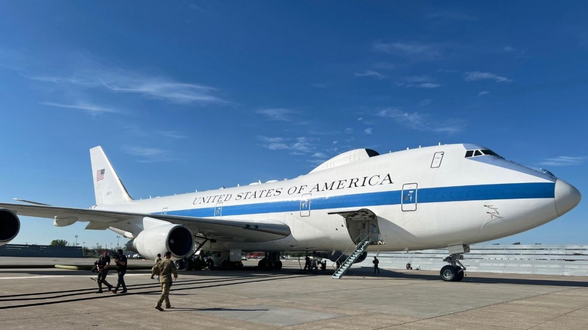 El 'Avión del Juicio Final' sorprende con aterrizaje en EEUU: ¿Cuál es el origen del nombre?