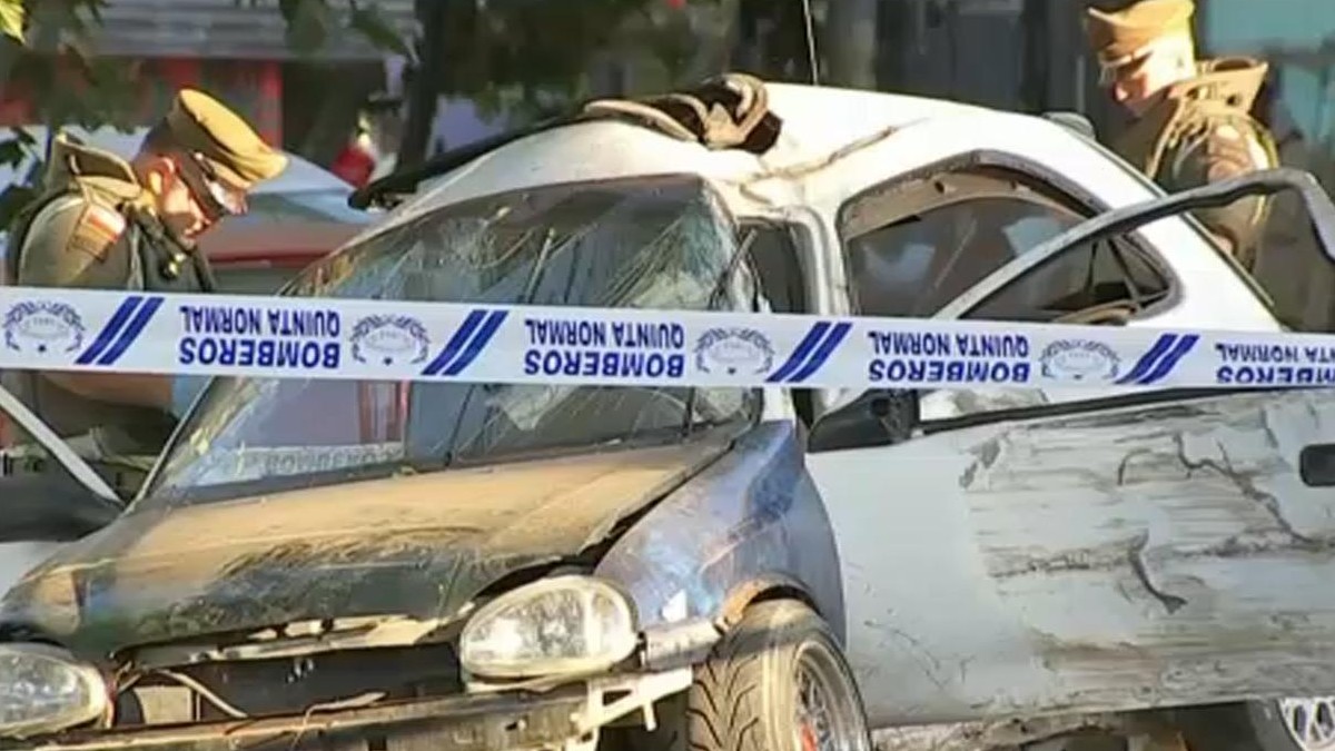 Un muerto y un herido dejó colisión de auto contra árbol en la comuna de Cerro Navia