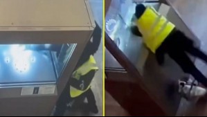 Televisión francesa muestra videos del robo al Museo del Louvre: Delincuentes usaban chaleco reflectante y casco de moto