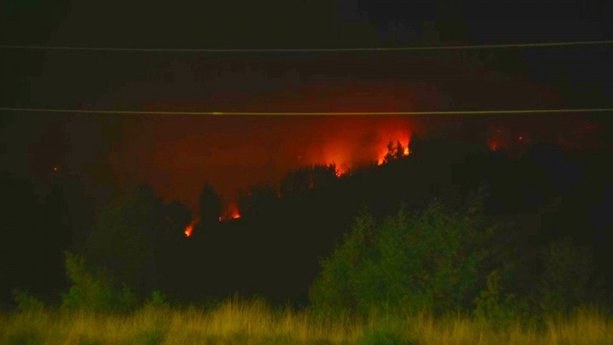 Focos cercanos a Concepción se reactivan en la noche: Llaman a evacuar nuevos sectores
