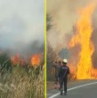 Múltiples evacuaciones se han realizado este martes en la comuna de Florida, región del Biobío, por los incendios forestales. El fuego permanece descontrolado y el viento complica las labores de extinción.