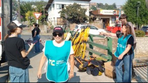 Revisa cómo cooperar: Hogar de Cristo entrega kits de remoción de escombros en 'zona cero' de Penco