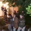Carabineros detuvieron a la exministra de la Corte Suprema Ángela Vivanco durante la noche de este domingo en su casa, ubicada en la comuna de Las Condes, en la Región Metropolitana.