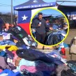 El enviado especial de Mega a Lirquén, Roberto Saa, mostró cómo se acumula la ropa para los damnificados por el incendio forestal. Mucha de esta se encuentra en mal estado e incluso animales han llegado a dormir y defecar.