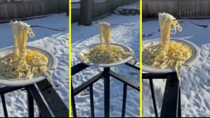 ¡No es Inteligencia Artificial! Tenedor con espagueti queda suspendido al congelarse en ola de frío extremo en EEUU