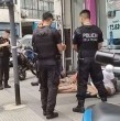 Cuatro chilenos fueron detenidos por la policía argentina después de ser sorprendidos robando departamentos en Buenos Aires. Los antisociales portaban elementos como destornilladores, celulares y dinero en efectivo.