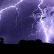 Meteorología emitió una alerta por tormentas eléctricas en zonas cuatro regiones del país debido a una baja segregada. Senapred activó el sistema SAE y llamó a \\\'resguardarse\\\' ante posibles precipitaciones intensas.
