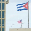 Donald Trump firmó una orden ejecutiva que amenaza con subir aranceles a países que vendan petróleo a Cuba. La medida fue defendida por la Casa Blanca y duramente criticada por el gobierno isleño.