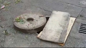 'Nos llegaba el agua hasta la cintura': Vecina cayó a alcantarilla sin tapa en Maipú durante inédita tormenta
