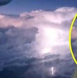 Un pasajero de un vuelo proveniente de Brasil con destino a Santiago captó un impresionante registro de la tormenta eléctrica que afectó a la capital, en el que se aprecia la intensa actividad eléctrica.