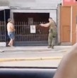 La tarde del sábado, funcionarios de Carabineros debieron utilizar sus armas de servicio para repeler las amenazas de un hombre que llegó con un cuchillo de grandes dimensiones a la Subcomisaría de Cabrero. ¡Detalles!