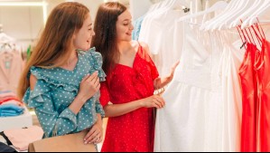 Marca de ropa argentina se va de Chile y está rematando sus productos: Ofrecen prendas desde $3.000