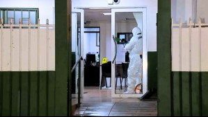 Detenido roba arma de carabinero y dispara al menos dos veces en comisaría de Cerrillos