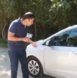 Roberto Saa vivió un incómodo momento con un conductor que ingresaba al Fundo Las Tórtolas, donde desapareció María Ercira Contreras. Me está echando el auto encima, reclamó el reportero de Mega.