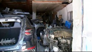 Desbaratan taller clandestino en San Joaquín: Tenían autos con encargo por robo