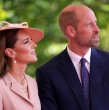Los príncipes de Gales, William y Kate, han roto su silencio para expresar su profunda preocupación por las nuevas revelaciones relacionadas con el caso de Jeffrey Epstein.