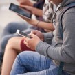 El Ministerio de Educación publicó la nueva ley que prohíbe el uso de celulares en establecimientos educacionales. La normativa fijó la fecha de aplicación, en qué momento se puede utilizar el celular y las excepciones de la ley.