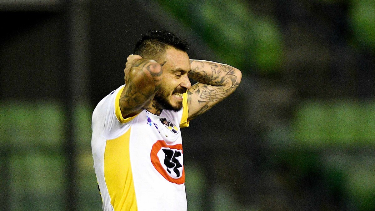 Mauricio Pinilla fue diagnosticado con cáncer a la piel: ¿Cómo influyen la exposición al sol y los tatuajes?