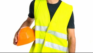 ¿Llevas el chaleco reflectante en el auto? Esta la multa si no cumples