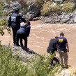 La Fiscalía ECOH y la PDI investigan el hallazgo de un cadáver en la ribera del río Maipo, en la Región Metropolitana. De acuerdo con las autoridades, el homicidio presenta indicios de vínculos con el crimen organizado. ¡Detalles!