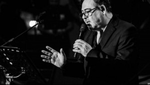 Muere Karoly 'Kako' Zará: Actor de doblaje y cantante chileno que dio voz al abuelo Burhan en las mil y una noches