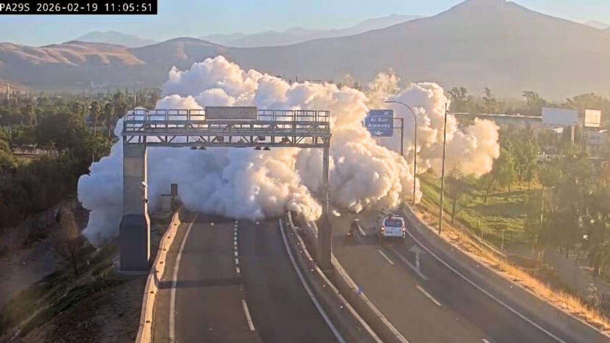 Se ve una enorme masa de humo blanco: Nuevo video muestra el inicio de la explosión de camión de gas en Renca