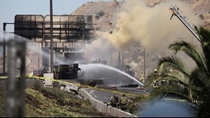 Incendio en Renca: Bomberos se retira del lugar y Carabineros inicia labores para esclarecer la causa del accidente