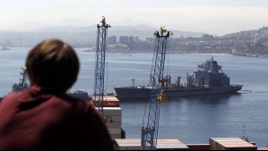 'Invisible e impune': Informe revela que embarcaciones asiáticas aprovechan vacíos normativos para capturar jibia en Chile