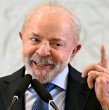 El presidente brasileño, Luiz Inácio Lula da Silva, afirmó el domingo en India que espera decirle a su par estadounidense, Donald Trump, que quiere que todos los países sean tratados igual, sin imposiciones de los grandes sobre los débiles.