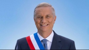 Foto oficial de Kast: Denuncian presunta ilegalidad por escudo en banda presidencial