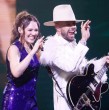Jesse, del dúo Jesse & Joy, sorprendió a un padre y su hija en Viña 2026 al regalarles entradas para primeras filas. El emotivo gesto hizo llorar a la joven y se viralizó en redes.