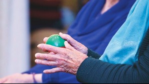 Beneficio por cuidar a adultos mayores y personas con discapacidad: Estos son los requisitos para recibir el pago