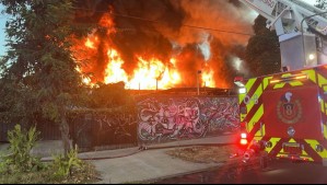 Incendio afectó a una fábrica de textiles en Independencia: Siniestro se encuentra controlado