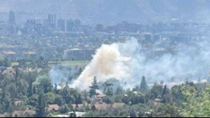 Presenta peligro de propagación a viviendas: Bomberos trabaja en incendio que afecta a La Reina
