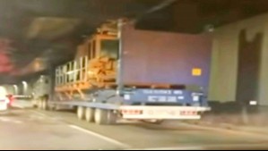 Accidente en Ruta 68: Camión queda atrapado en túnel Lo Prado y genera alta congestión en dirección a Santiago