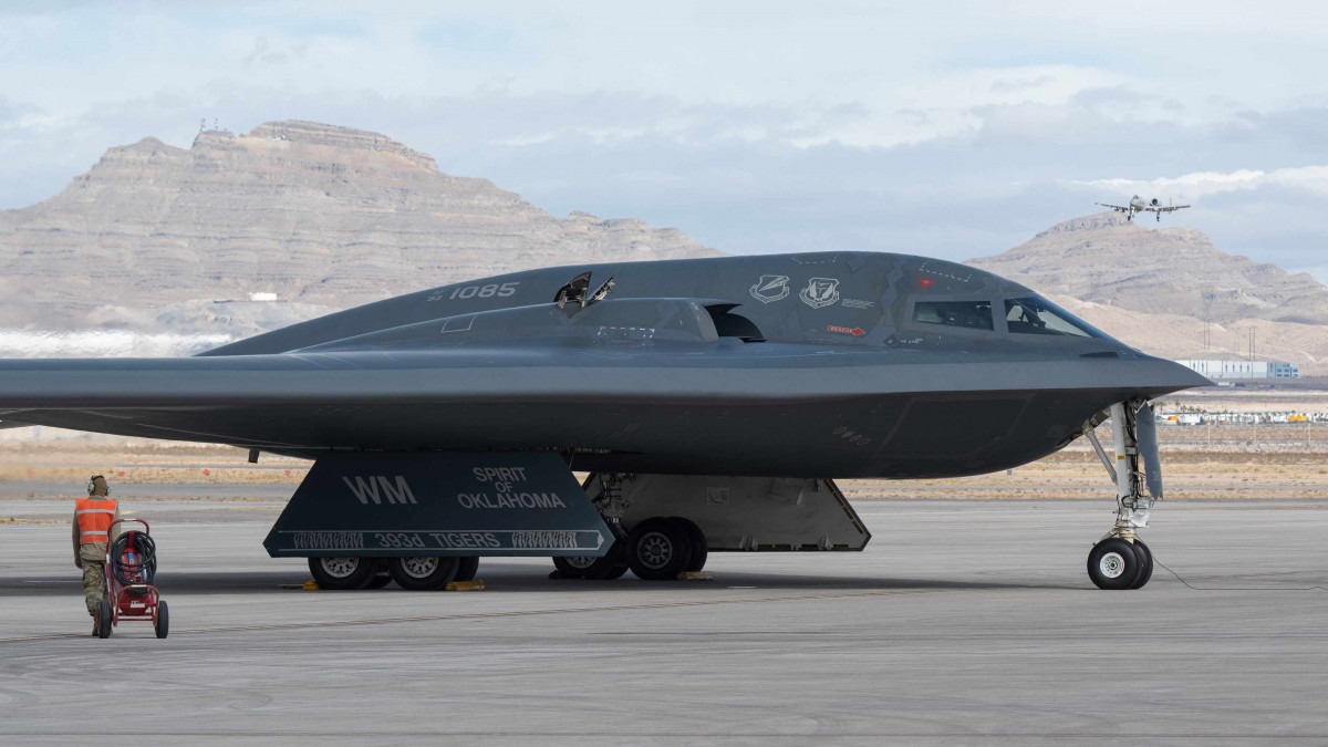 Es casi invisible y puede llevar armas nucleares: Las características del Bombardero B-2 Spirit de EEUU