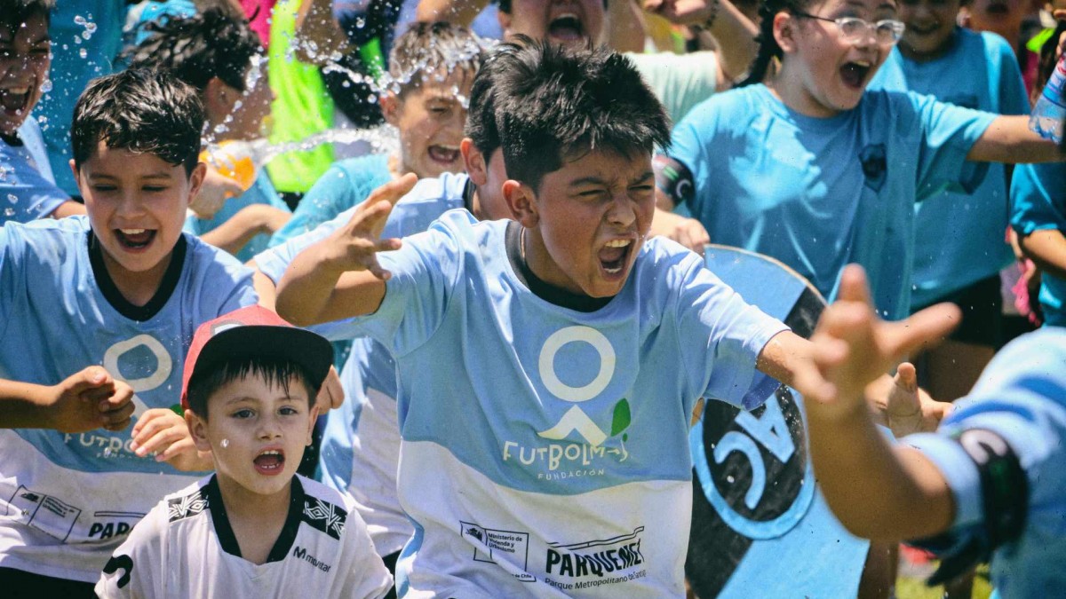 Fundación chilena Fútbol Más compite por ser la mejor ONG del mundo en los 'Óscar del deporte'