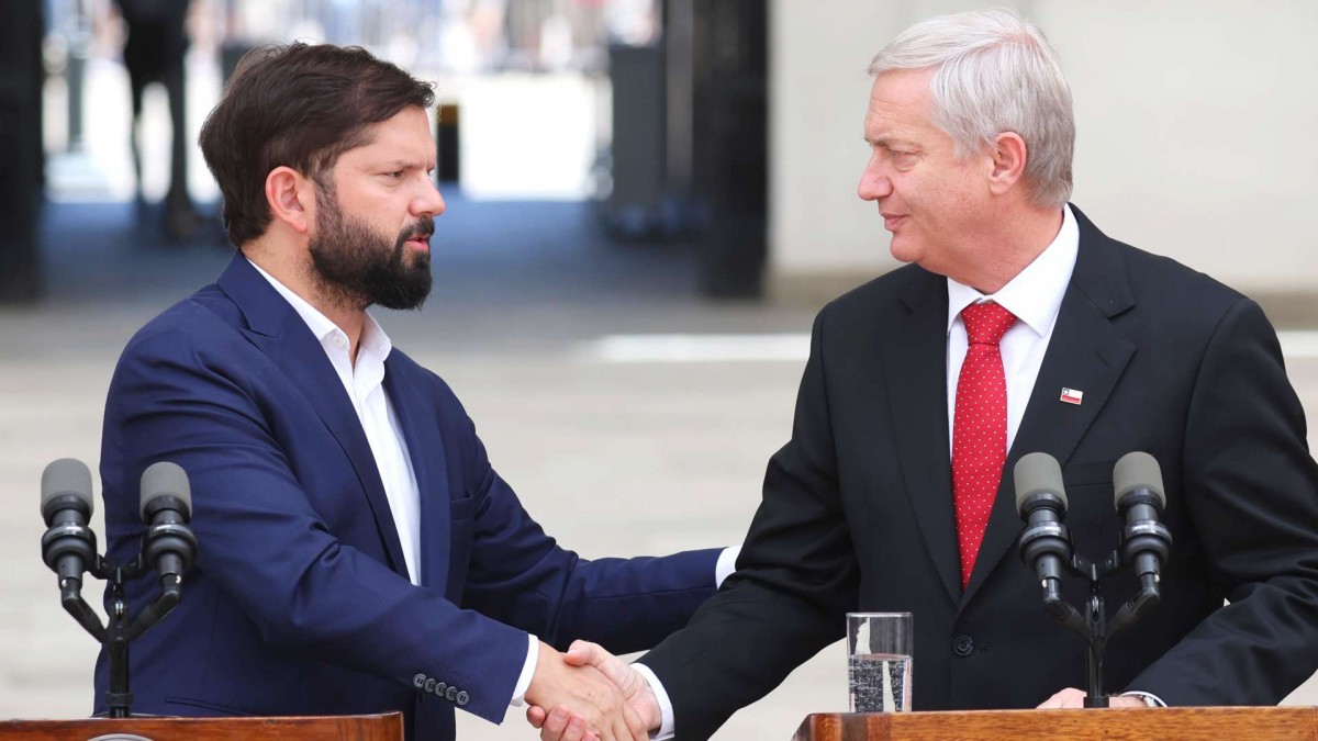 Boric y Kast se reúnen en La Moneda en medio de polémica por cable submarino chino