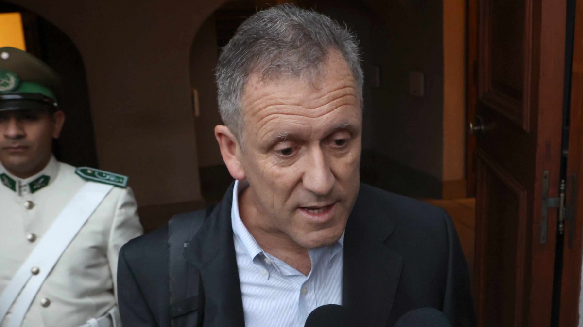 Ministro Muñoz reconoce que reservó información sobre cable chino en bilateral con Louis De Grange