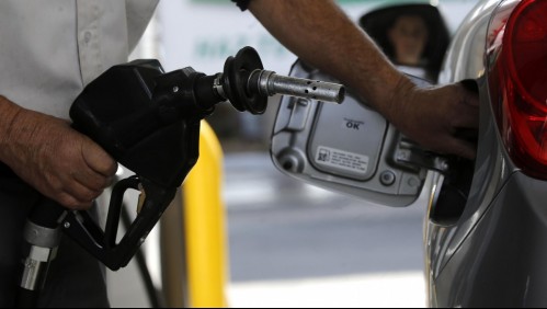 Fuerte alza en precio de las bencinas: Revisa cuánto variará el valor de los combustibles desde este jueves