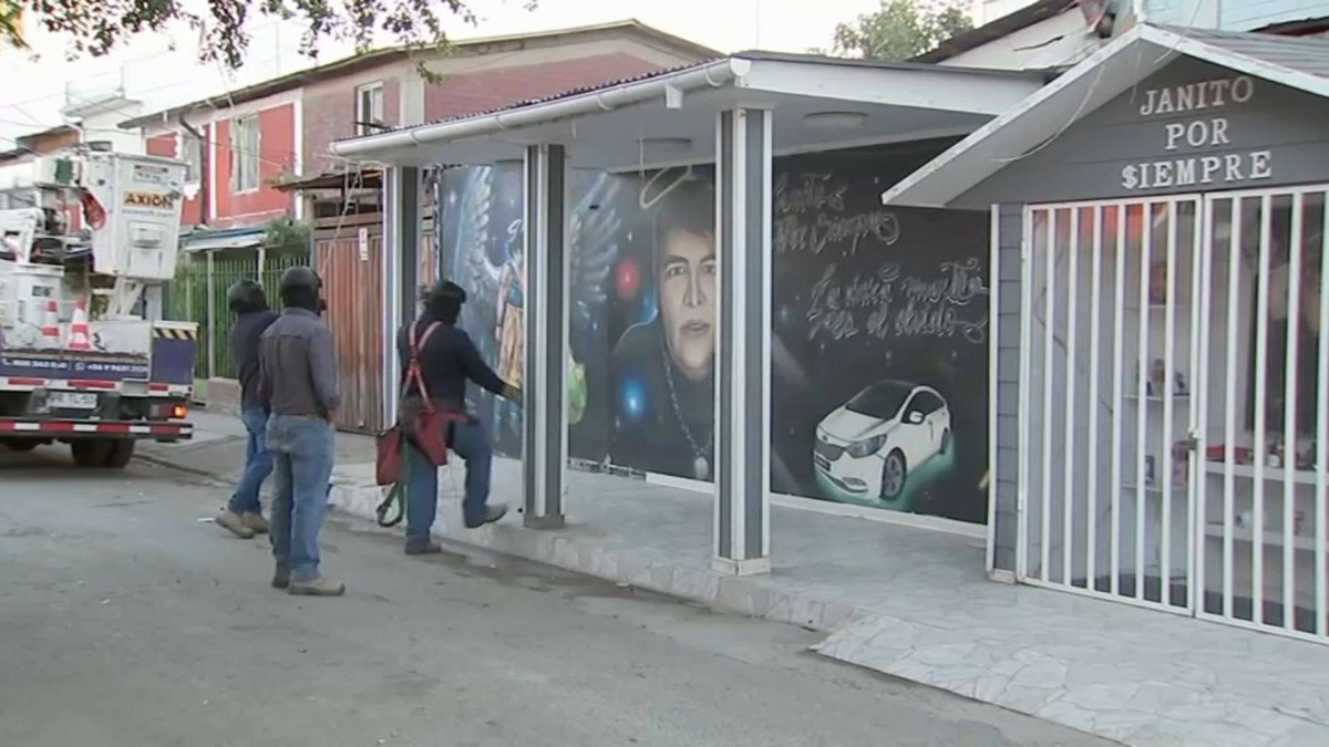 Tres mausoleos narcos demolidos en Maipú: ¿Quiénes eran los cabecillas de bandas criminales?