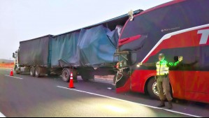 Fatal accidente en Ruta 5 Norte: Un fallecido y 19 heridos deja choque entre bus y camión a la altura de Ovalle