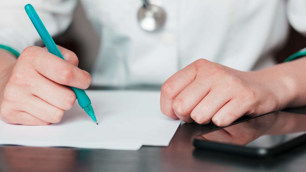 Licencias médicas de funcionarios públicos que salieron del país costaron 28 millones de dólares y promediaron 18 días