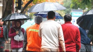 Anuncian lluvia para Santiago: Centro meteorológico noruego pronostica precipitaciones para este fin de semana